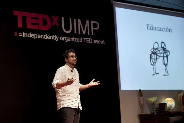 Image: Photo of Ismael Peña-López at TEDxUIMP